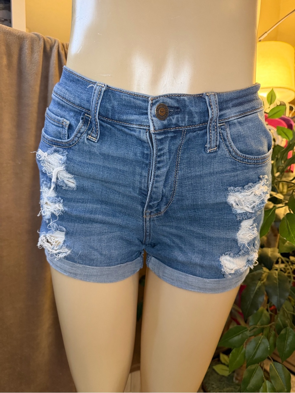 Hollister High-Rise Denim Shorts 3” Distressed Size 1 W25
